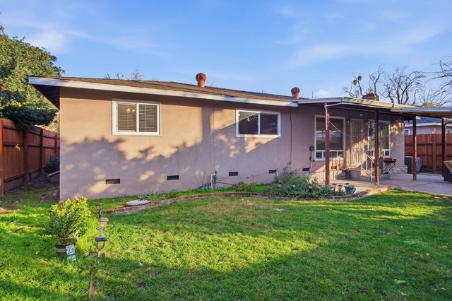 1402 W Orangeburg Ave, Modesto, CA 95350