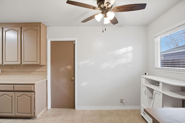 1402 W Orangeburg Ave, Modesto, CA 95350