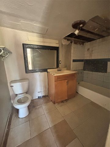 1201 E Davis Avenue, Fort Worth, TX 76104