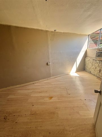 1201 E Davis Avenue, Fort Worth, TX 76104