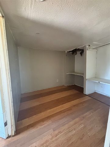 1201 E Davis Avenue, Fort Worth, TX 76104