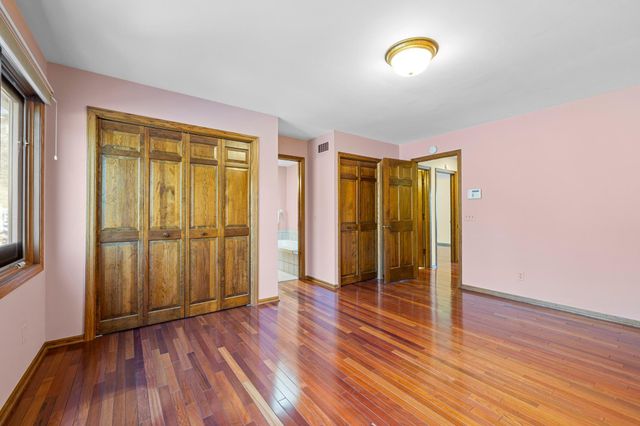 9145 Fox Run Circle, Eden Prairie, MN 55347