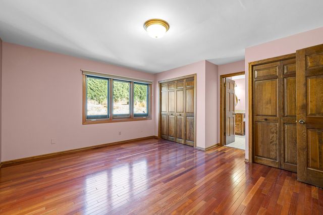 9145 Fox Run Circle, Eden Prairie, MN 55347