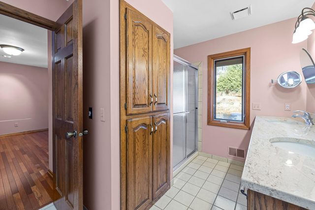 9145 Fox Run Circle, Eden Prairie, MN 55347