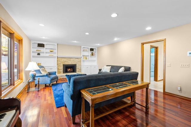 9145 Fox Run Circle, Eden Prairie, MN 55347