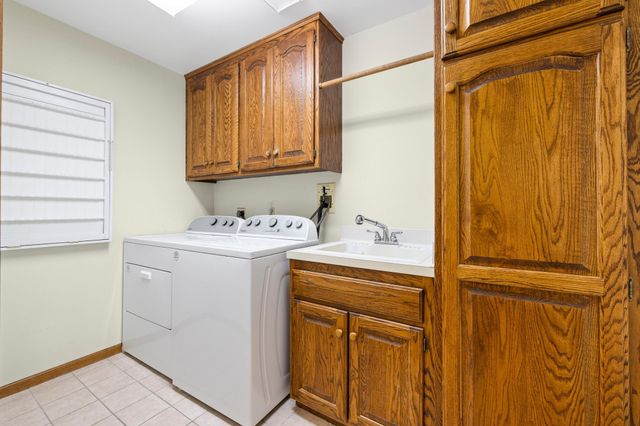 9145 Fox Run Circle, Eden Prairie, MN 55347