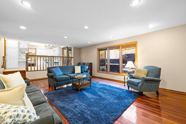 9145 Fox Run Circle, Eden Prairie, MN 55347