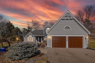 9145 Fox Run Circle, Eden Prairie, MN 55347