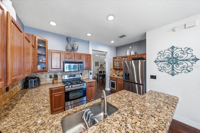 9606 ROYCE DRIVE, Tampa, FL 33626