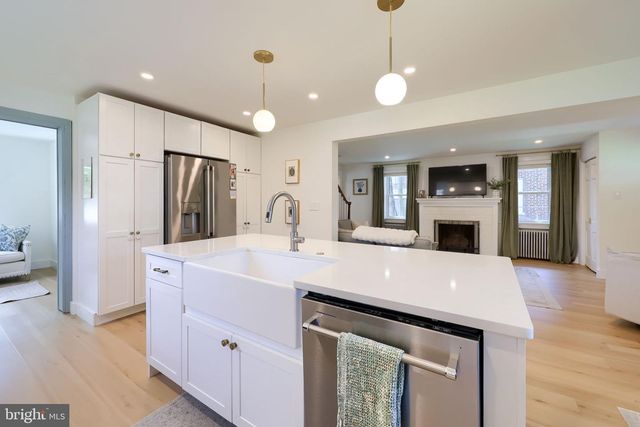 946 SALISBURY CT, Lancaster, PA 17601