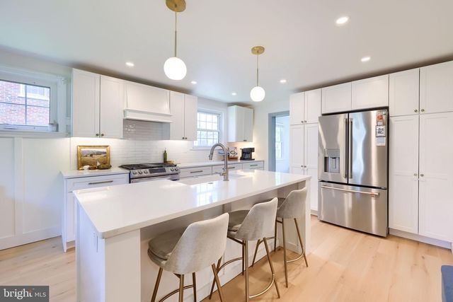 946 SALISBURY CT, Lancaster, PA 17601