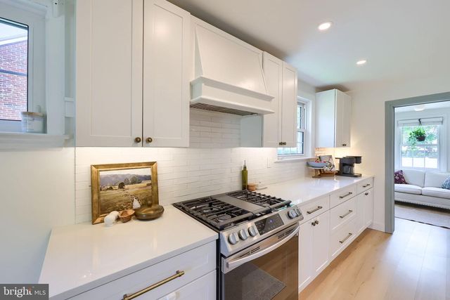 946 SALISBURY CT, Lancaster, PA 17601