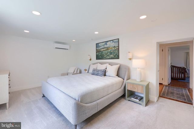 946 SALISBURY CT, Lancaster, PA 17601