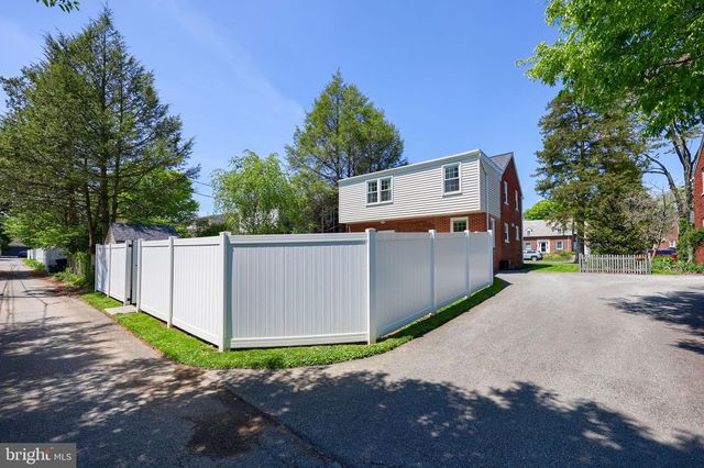 946 SALISBURY CT, Lancaster, PA 17601