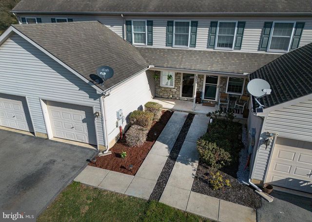 1781 LAKESIDE DR, Middletown, PA 17057