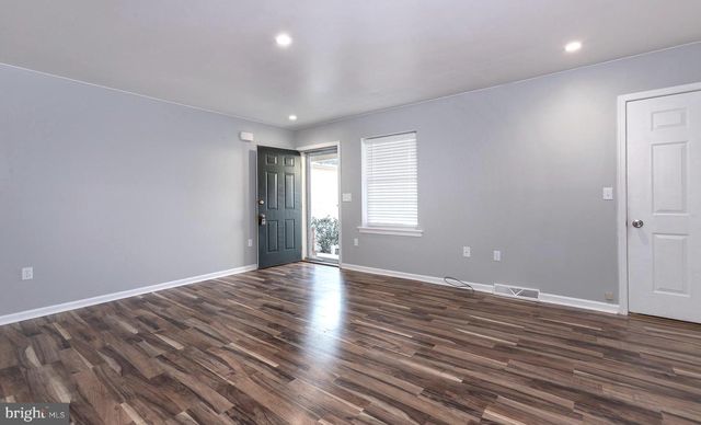 1781 LAKESIDE DR, Middletown, PA 17057