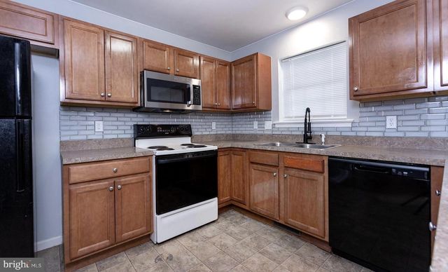 1781 LAKESIDE DR, Middletown, PA 17057