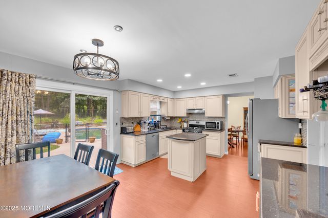 76 Diamond Lane, Howell, NJ 07731