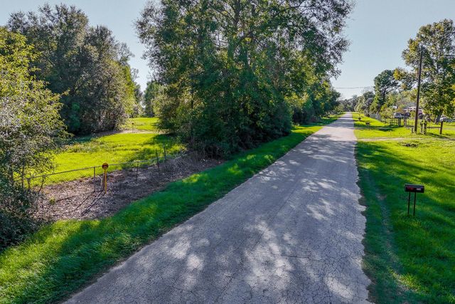 1157 County Road 143, Liberty, TX 77575