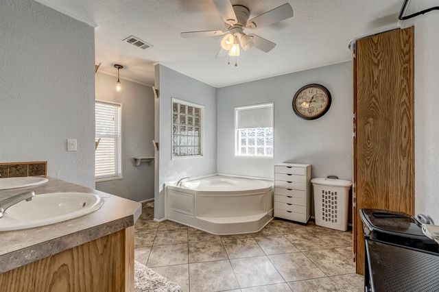 208 E 116th Street, Perkins, OK 74059