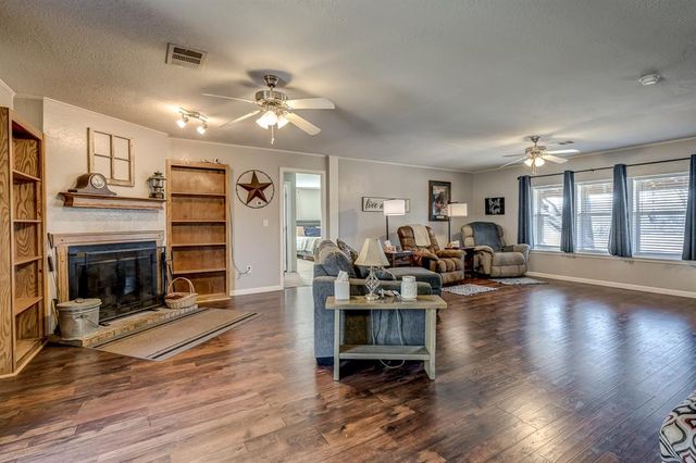 208 E 116th Street, Perkins, OK 74059