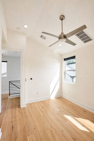 1123 Omega Ave 1, Austin, TX 78721