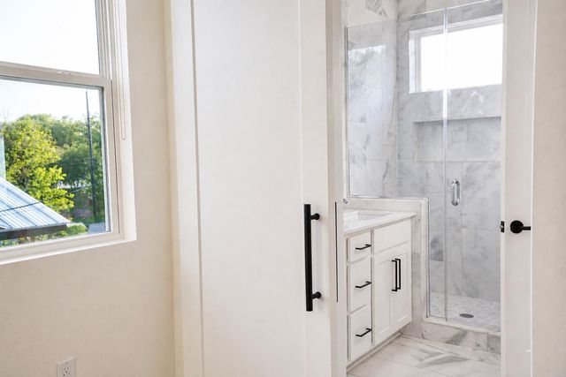 1123 Omega Ave 1, Austin, TX 78721