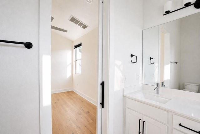 1123 Omega Ave 1, Austin, TX 78721