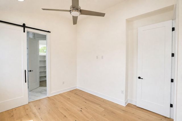 1123 Omega Ave 1, Austin, TX 78721