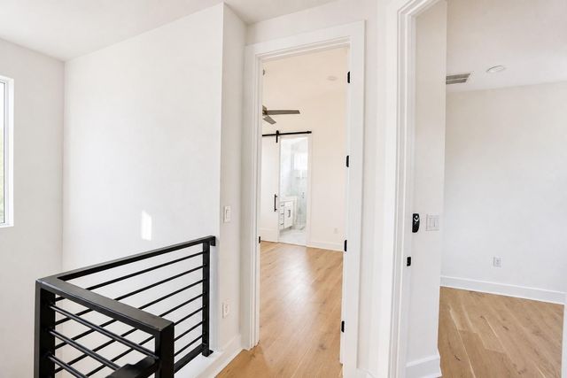 1123 Omega Ave 1, Austin, TX 78721