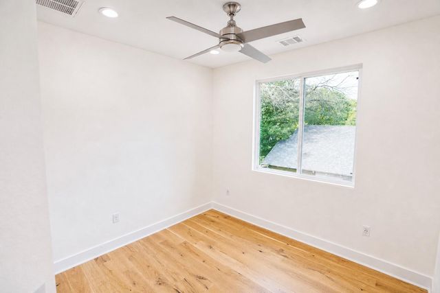 1123 Omega Ave 1, Austin, TX 78721