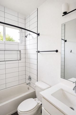 1123 Omega Ave 1, Austin, TX 78721