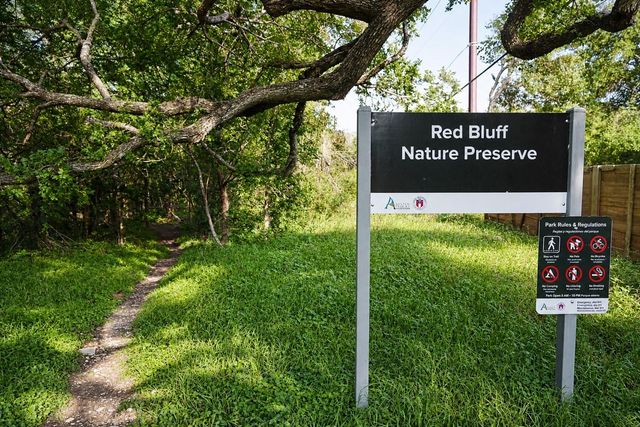 1123 Omega Ave 1, Austin, TX 78721