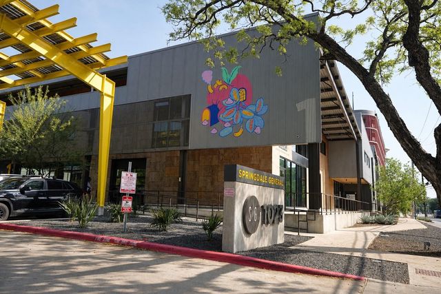 1123 Omega Ave 1, Austin, TX 78721