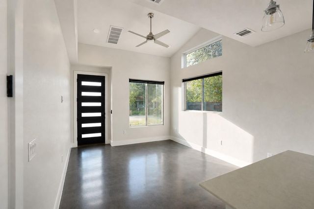 1123 Omega Ave 1, Austin, TX 78721