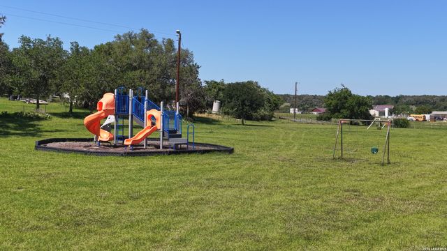 682 Winding River Ln, Spring Branch, TX 78070