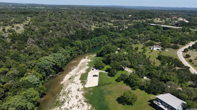 682 Winding River Ln, Spring Branch, TX 78070