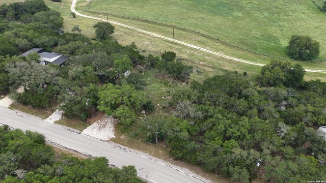 682 Winding River Ln, Spring Branch, TX 78070