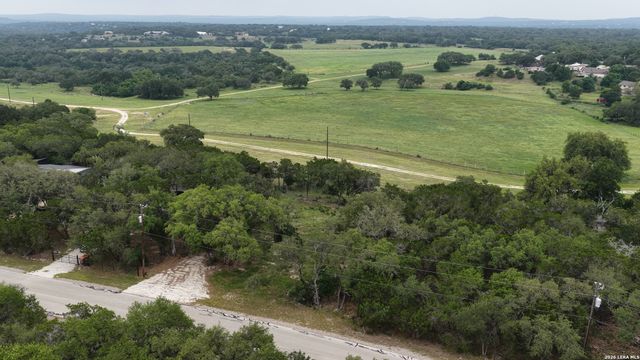 682 Winding River Ln, Spring Branch, TX 78070