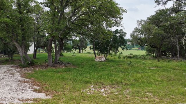 682 Winding River Ln, Spring Branch, TX 78070