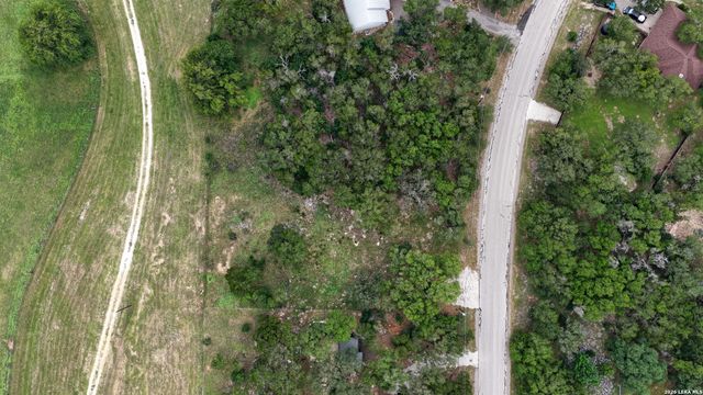 682 Winding River Ln, Spring Branch, TX 78070