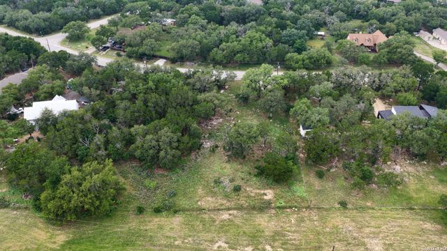 682 Winding River Ln, Spring Branch, TX 78070