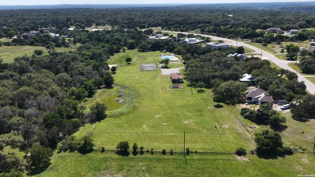 682 Winding River Ln, Spring Branch, TX 78070