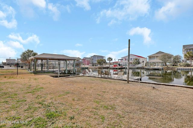 1017 1st Street, Surf City, NC 28445