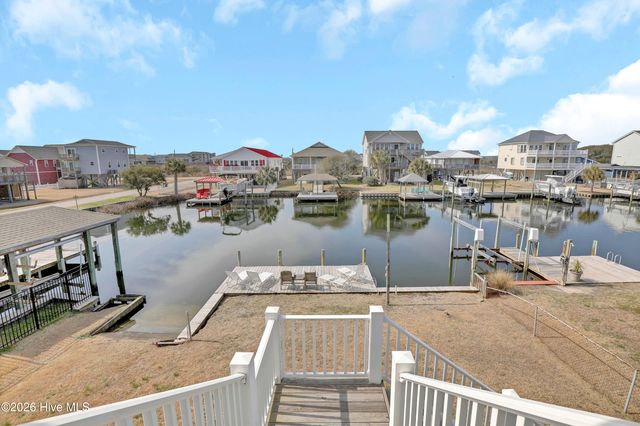 1017 1st Street, Surf City, NC 28445