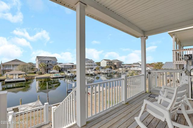 1017 1st Street, Surf City, NC 28445