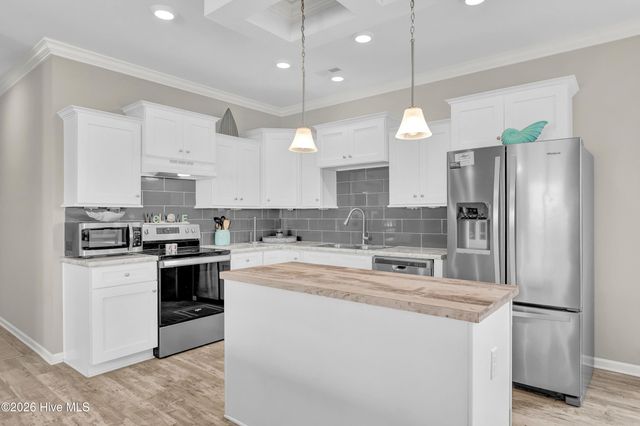 1017 1st Street, Surf City, NC 28445