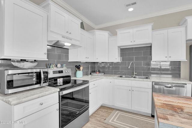 1017 1st Street, Surf City, NC 28445