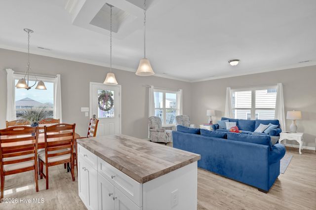 1017 1st Street, Surf City, NC 28445