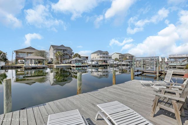 1017 1st Street, Surf City, NC 28445